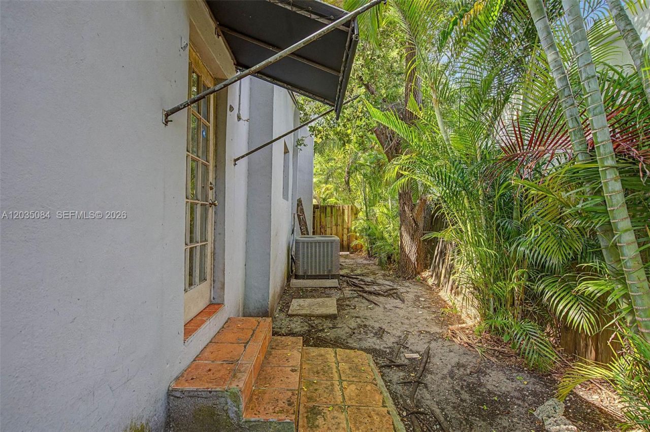 583 NW 47th St , Miami, FL 33127 Photo