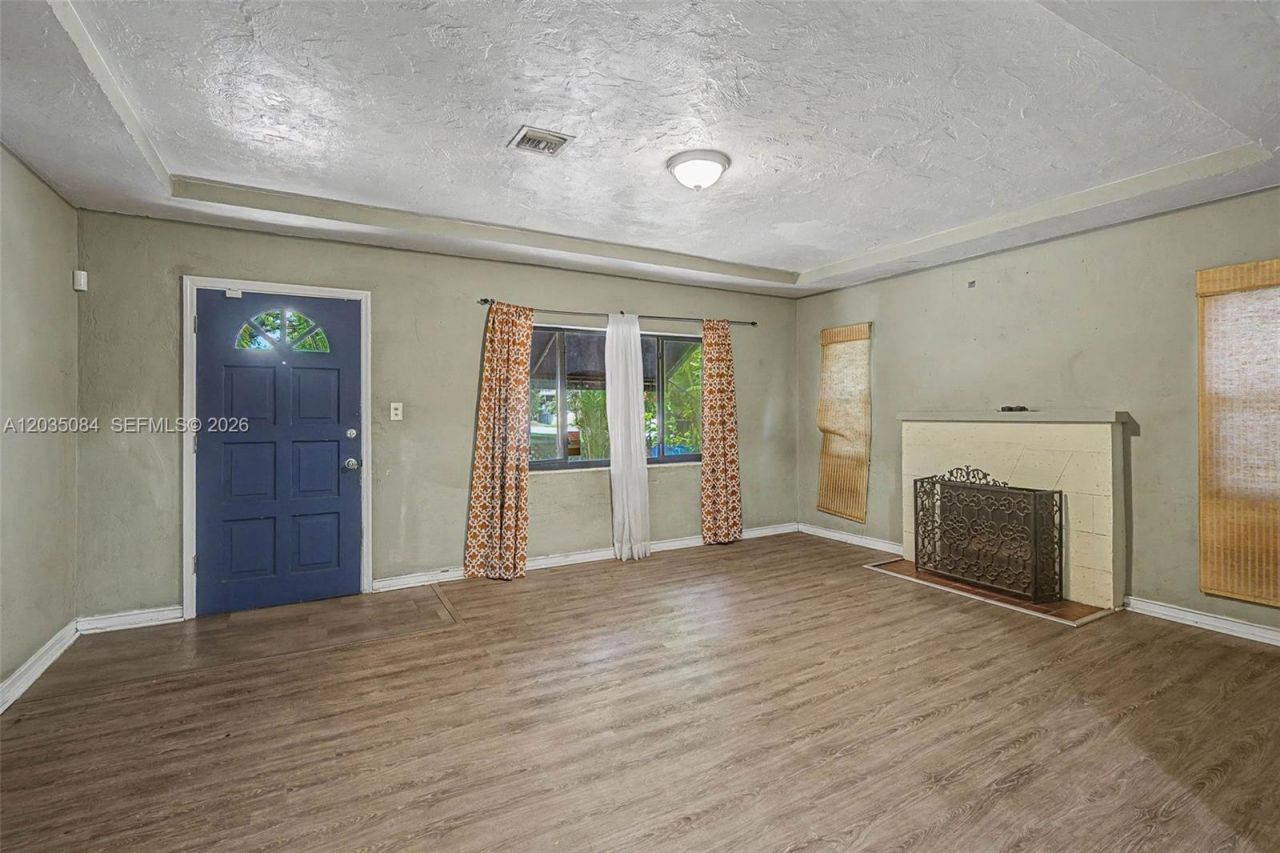 583 NW 47th St , Miami, FL 33127 Photo