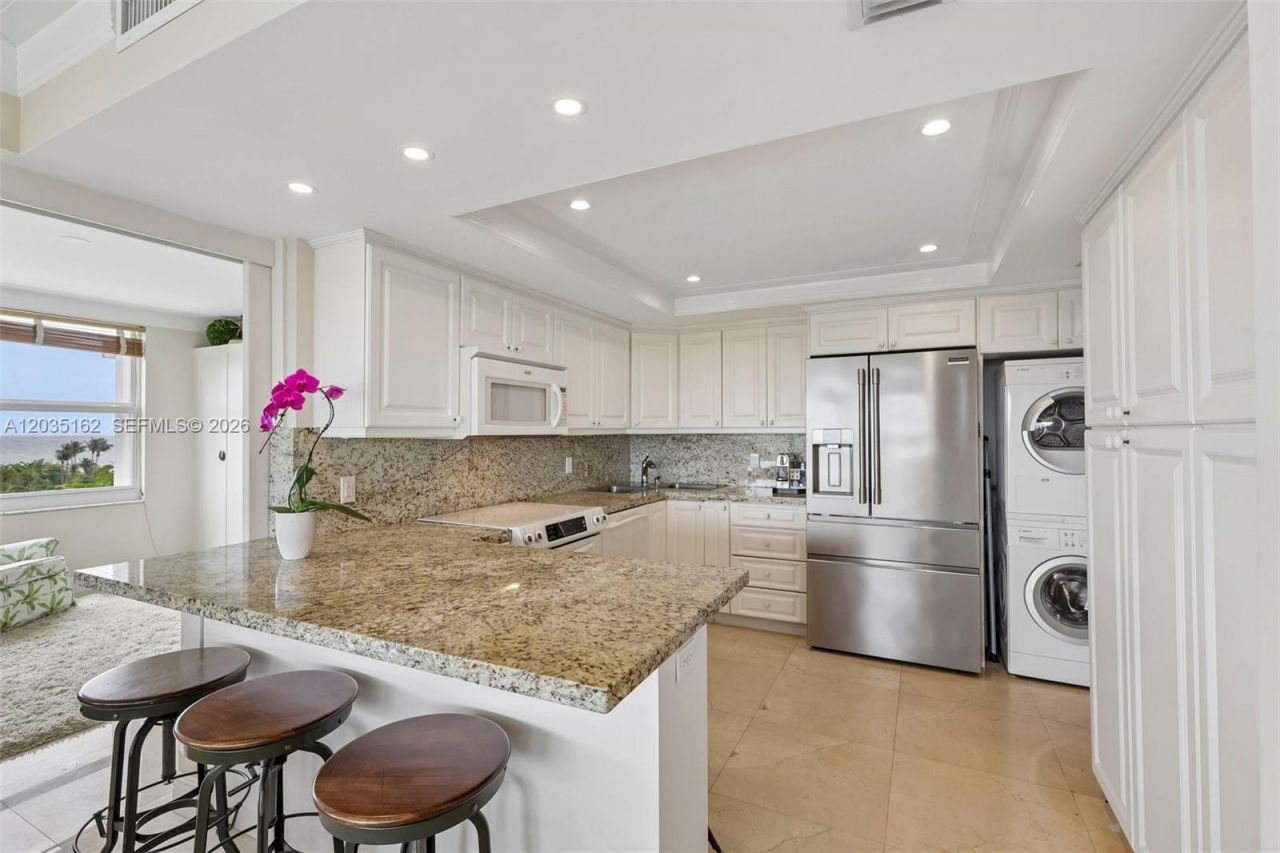 155 Ocean Lane Dr, Unit 614, Key Biscayne, FL 33149 Photo