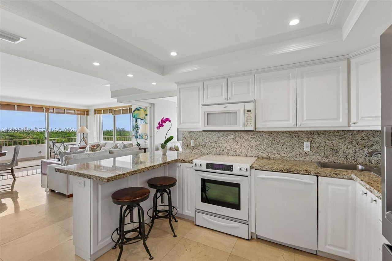 155 Ocean Lane Dr, Unit 614, Key Biscayne, FL 33149 Photo