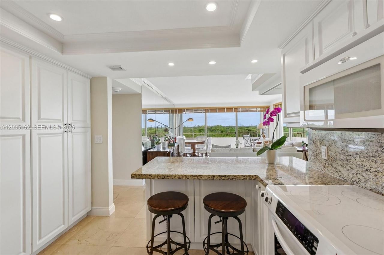 155 Ocean Lane Dr, Unit 614, Key Biscayne, FL 33149 Photo