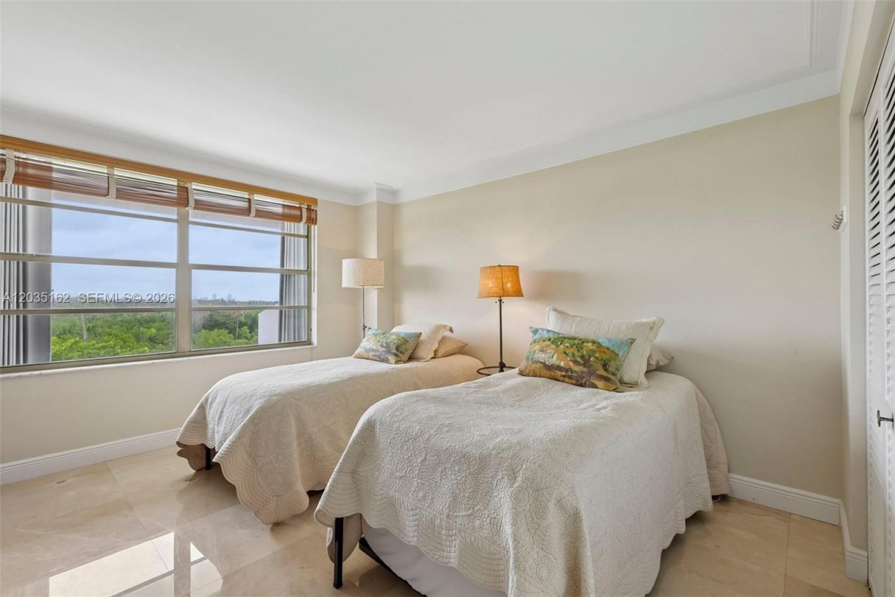 155 Ocean Lane Dr, Unit 614, Key Biscayne, FL 33149 Photo