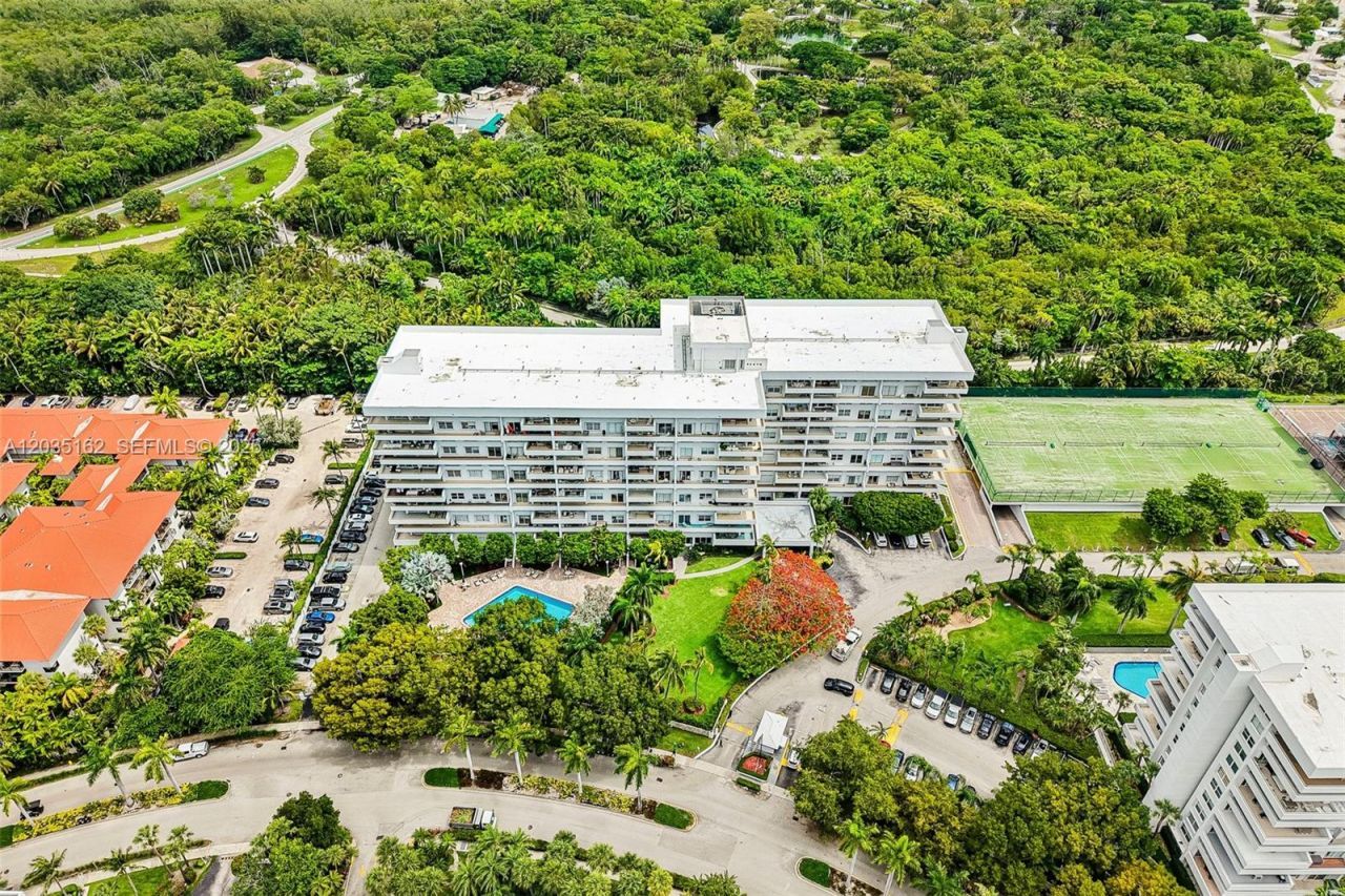 155 Ocean Lane Dr, Unit 614, Key Biscayne, FL 33149 Photo