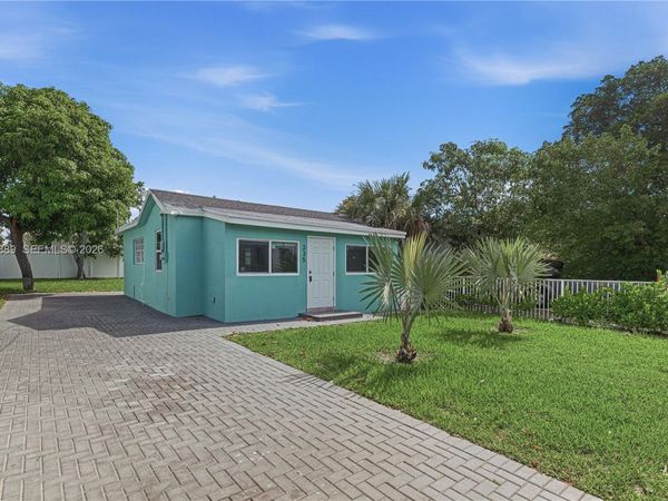 335 NE 12th Ave , Boynton Beach, FL 33435