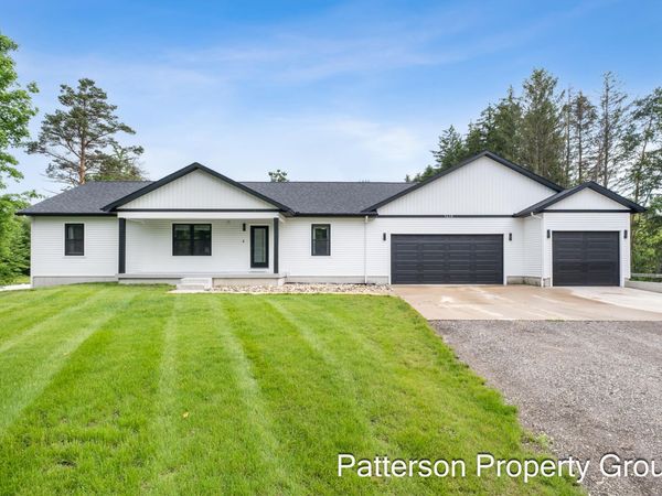 7638 E Sheringer Road, Ravenna, MI 49451