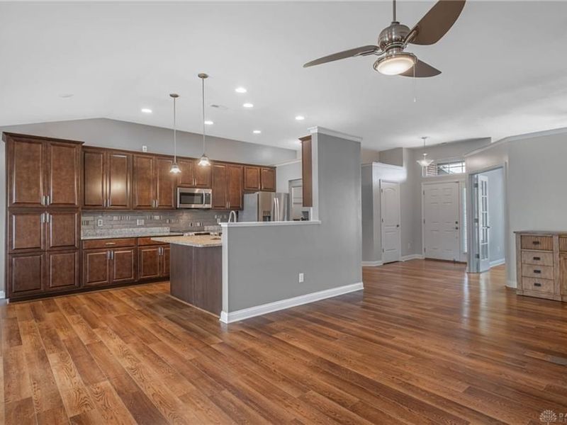 4049 Spicebush Drive, Tipp City, OH 45371 Photo 8