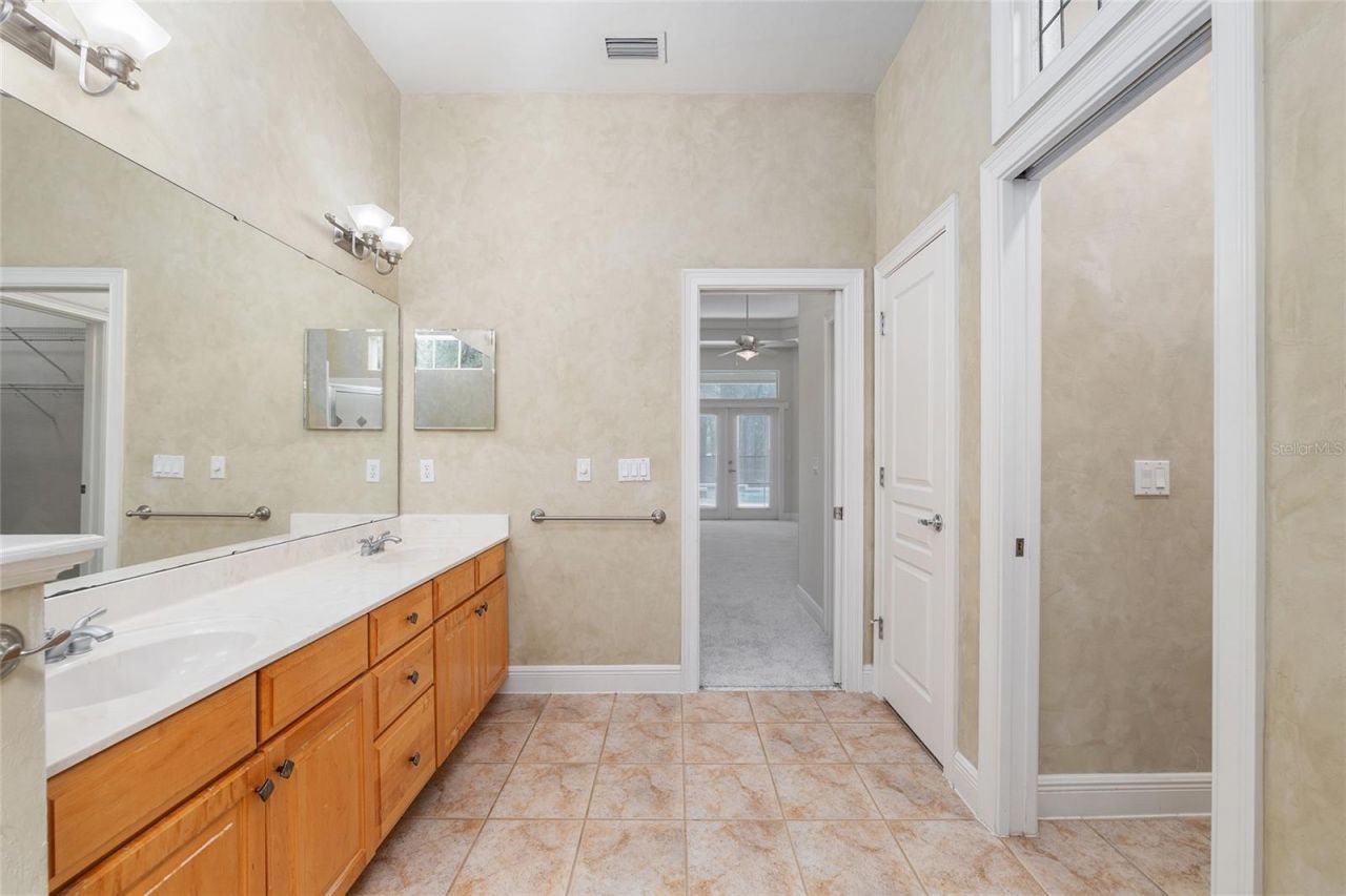 10511 SW 17th Place , Gainesville, FL 32607 Photo