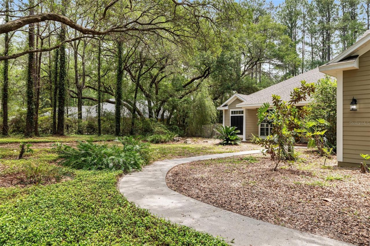 10511 SW 17th Place , Gainesville, FL 32607 Photo