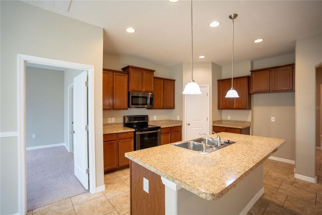 1860 Skyview Drive , Auburndale, FL 33823 Photo