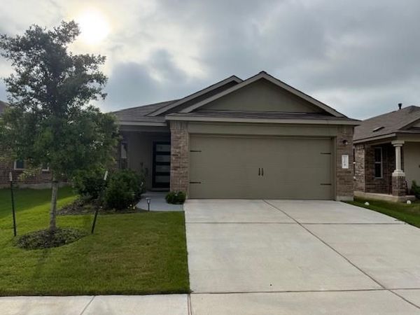 204 Longbridge DR, Hutto, TX 78634
