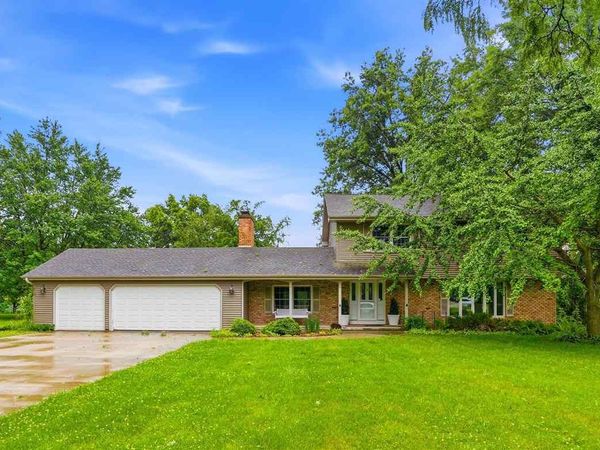 4331 Oakridge Trail NE, Iowa City, IA 52240