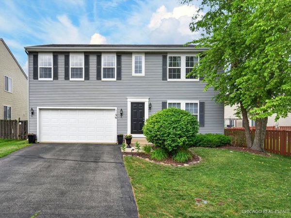 1196 Port Royal Road , Pingree Grove, IL 60140