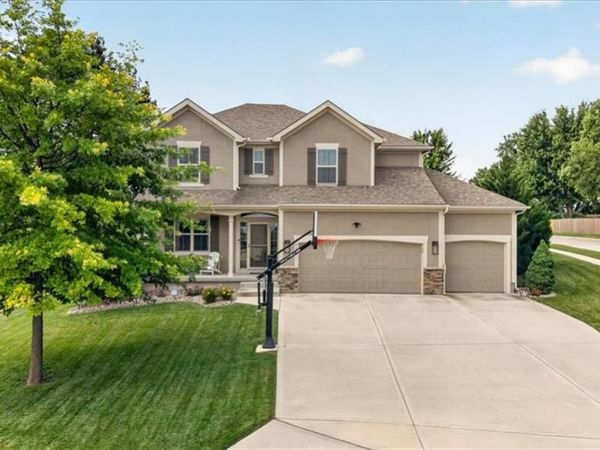 4401 NE Gateway Drive, Lee's Summit, MO 64064