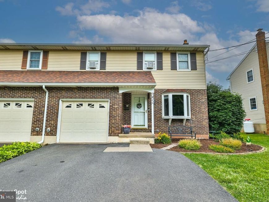 411 E Oxford Street , Coopersburg, PA 18036 Main Photo