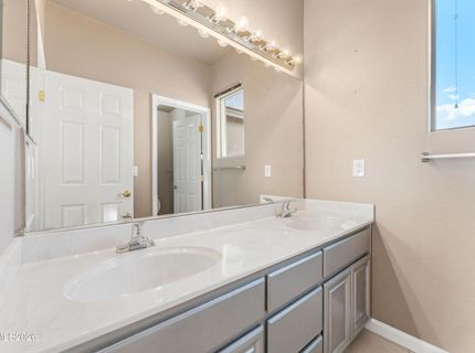 10548 Twin Bridges Way, Reno, NV 89521 Photo