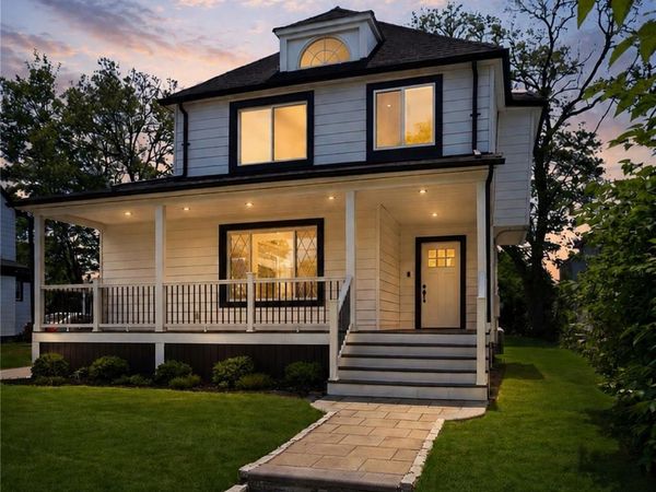 135 Whaley Street , Freeport, NY 11520