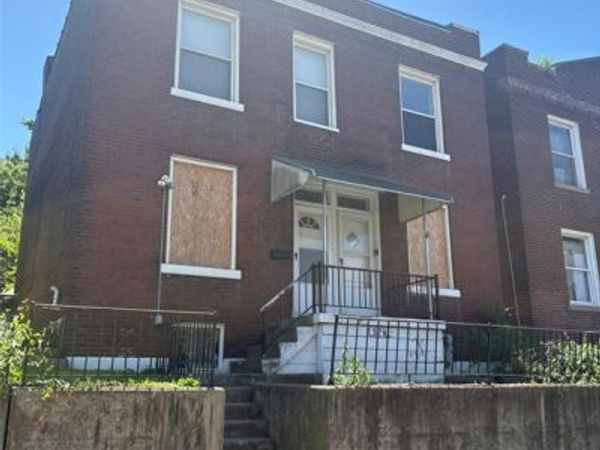 3710 S Broadway , St Louis, MO 63118