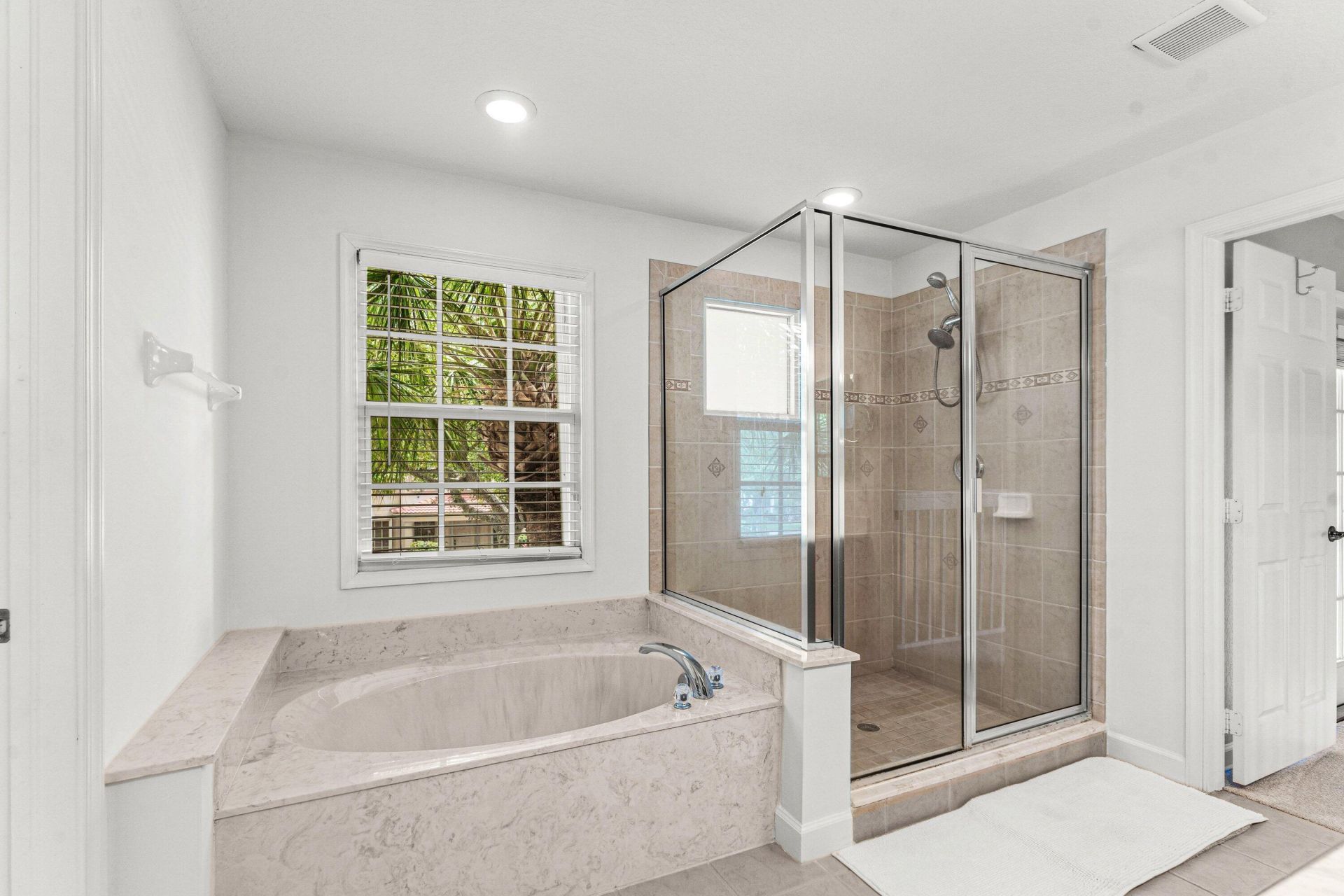 8125 Calterra Drive, Palm Beach Gardens, FL 33418 Photo