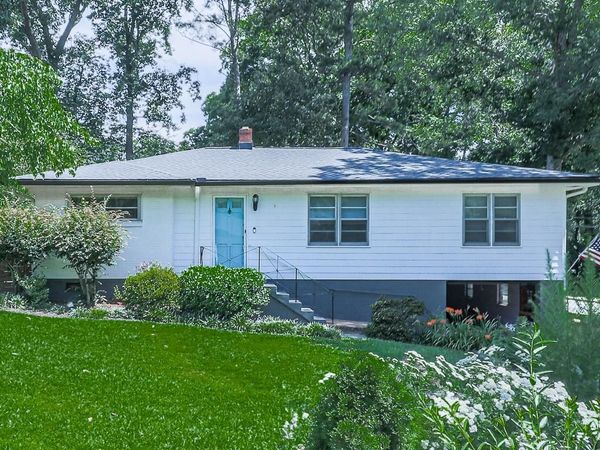 1043 Oakdale Drive SE, Smyrna, GA 30080