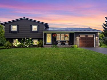 5 Hillside Dr Drive , Clifton Springs, NY 14432