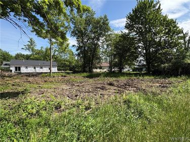 670 Eisenhower Avenue, Angola, NY 14006