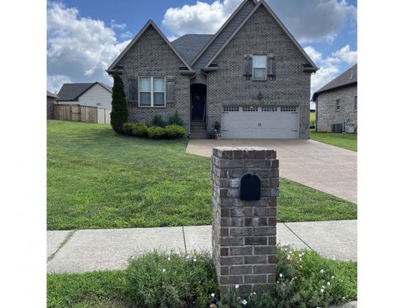 105 Grayson Ln, White House, TN 37188