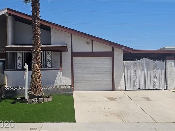 6738 Oak Valley Drive , Las Vegas, NV 89103