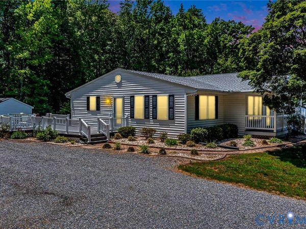 34 Oakland Street , Kilmarnock, VA 22482