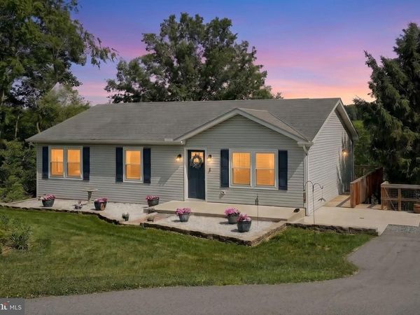 6124 GARDNER ROAD, SPRING GROVE, PA 17362