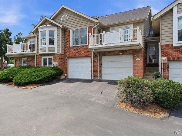 2224 Ole Castle Court, Chesterfield, MO 63017