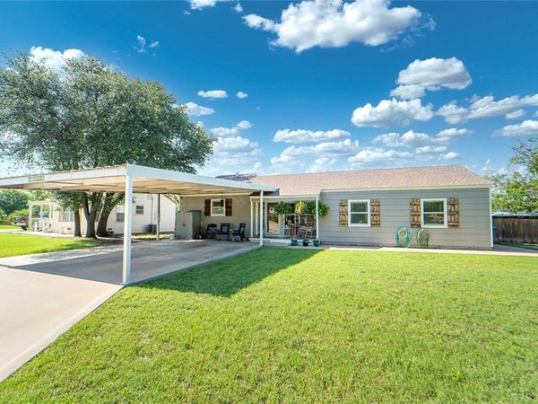 1400 W Wheeler Street, Breckenridge, TX 76424