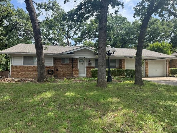 617 Forest Lane , Hurst, TX 76053