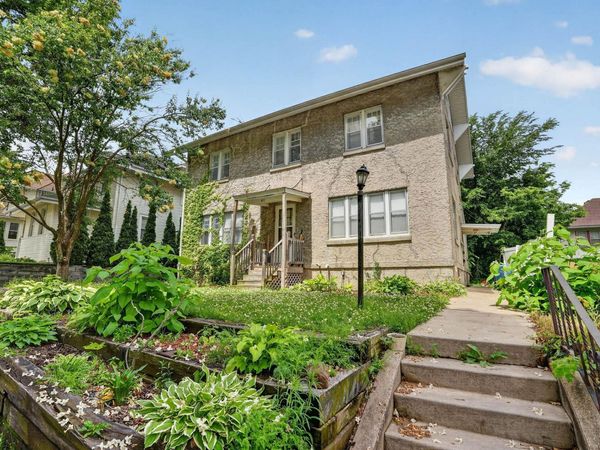 810 W 2nd Street, Waterloo, IA 50701
