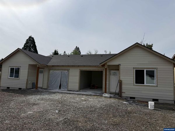 1183 37th Ct, Sweet Home, OR 97386