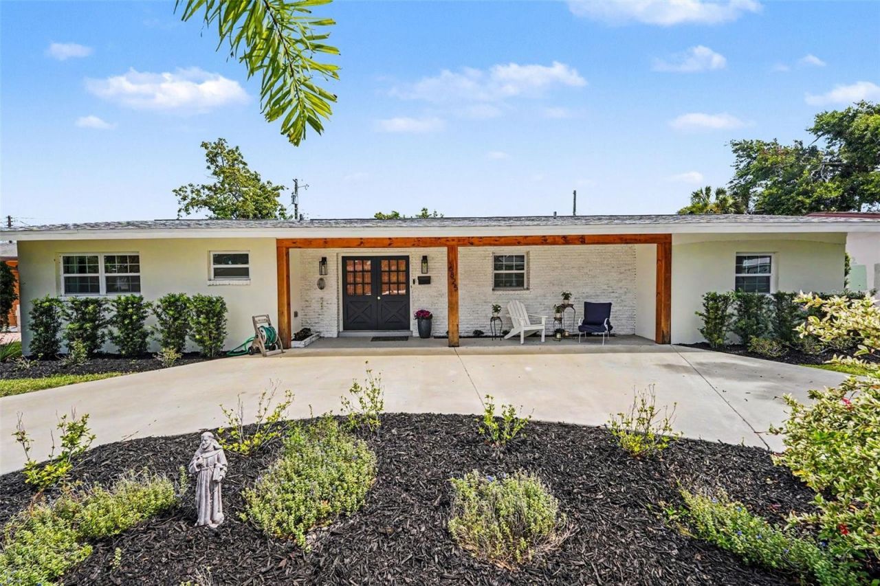 6825 11th Avenue N, Saint Petersburg, FL 33710 Photo