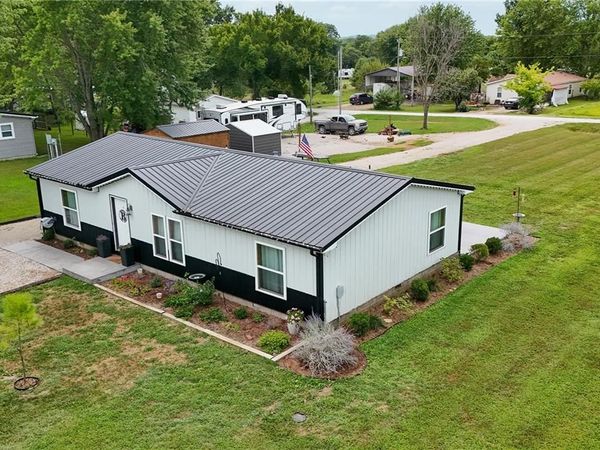 21 Buckskin Drive, Linn Valley, KS 66040