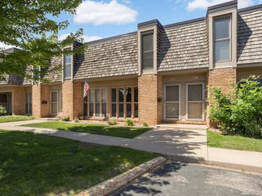 6425 Barrie Road, Edina, MN 55435