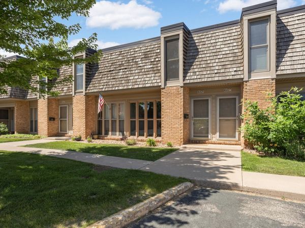 6425 Barrie Road, Edina, MN 55435