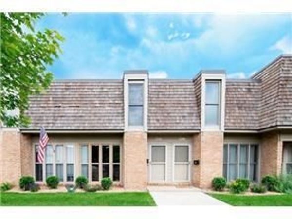 6425 Barrie Road , Edina, MN 55435
