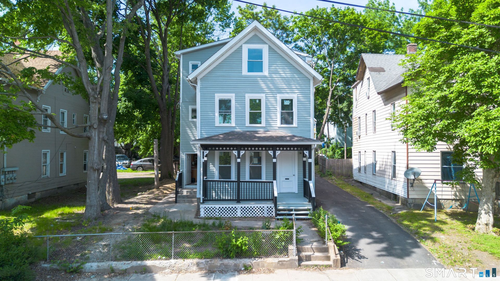 76 Burton, Waterbury, CT 06704 Main Photo