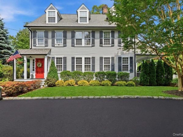 39 Little East Neck Road S, Babylon, NY 11702