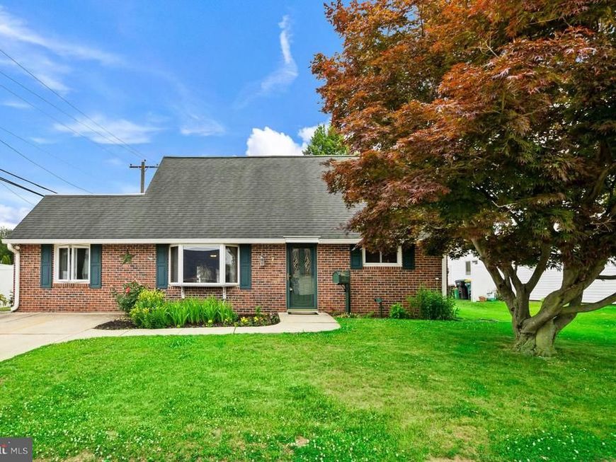 7 Misty Pine Road, Levittown, PA 19056 Main Photo