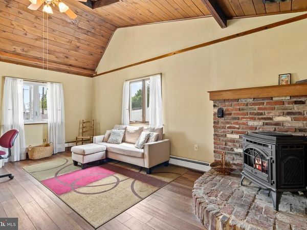 7 MISTY PINE ROAD, LEVITTOWN, PA 19056