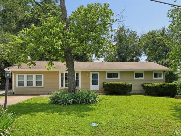 14 Ken Drive , Fenton, MO 63026