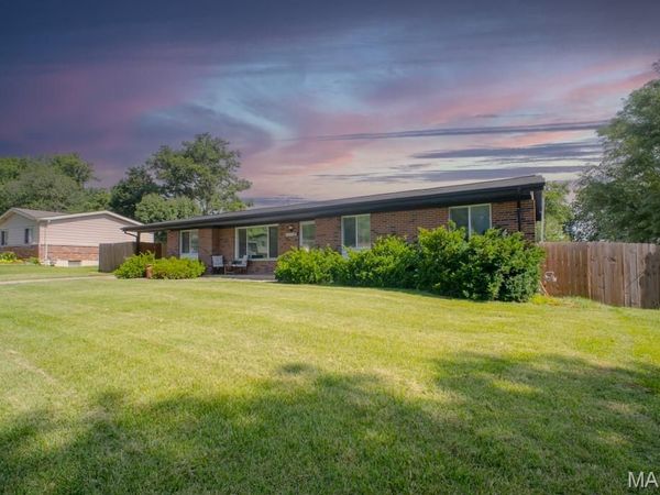 9621 Mesa Drive, St Louis, MO 63132