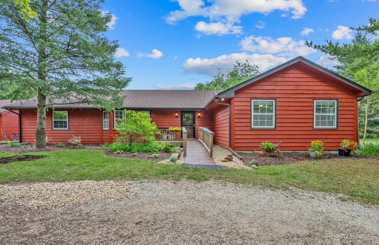 43w870 Mcdonald Road, Elgin, IL 60124 Main Photo