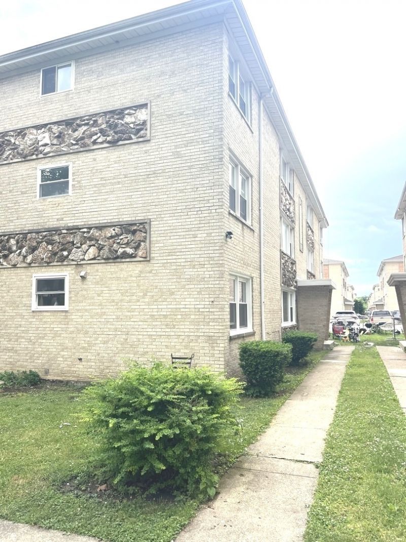 5214 N Potawatomie Avenue, Unit 2E, Chicago, IL 60656 Main Photo