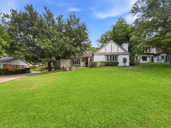 240 Timberlake Drive, Azle, TX 76020