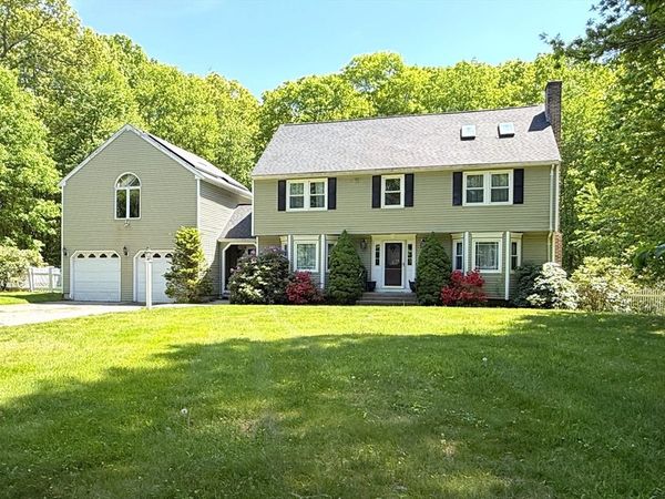 23 Bellstone Dr, Bellingham, MA 02019