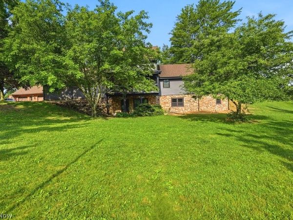 3731 Fortuna Drive , Akron, OH 44312